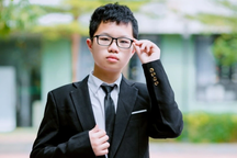 Thủ khoa Chuyên Sư phạm đạt hai điểm 10 toán: Thích chơi game, xem Netflix