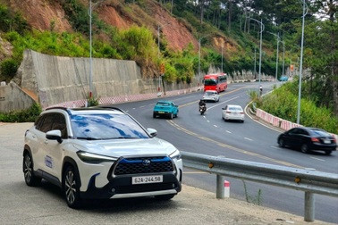 Người dùng Việt ngày càng tin tưởng chọn xe hybrid