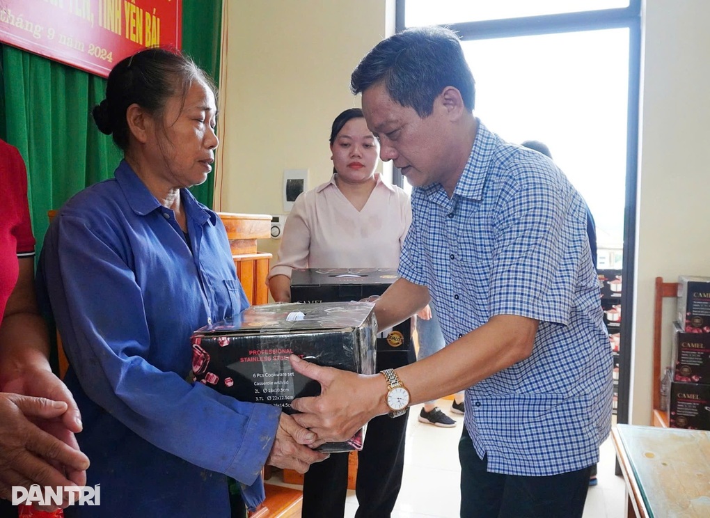 Hỗ trợ lương thực, đồ dùng thiết yếu đến người dân Yên Bái ảnh hưởng lũ lụt - 2 Hỗ trợ lương thực, đồ dùng thiết yếu đến người dân Yên Bái ảnh hưởng lũ lụt - 2