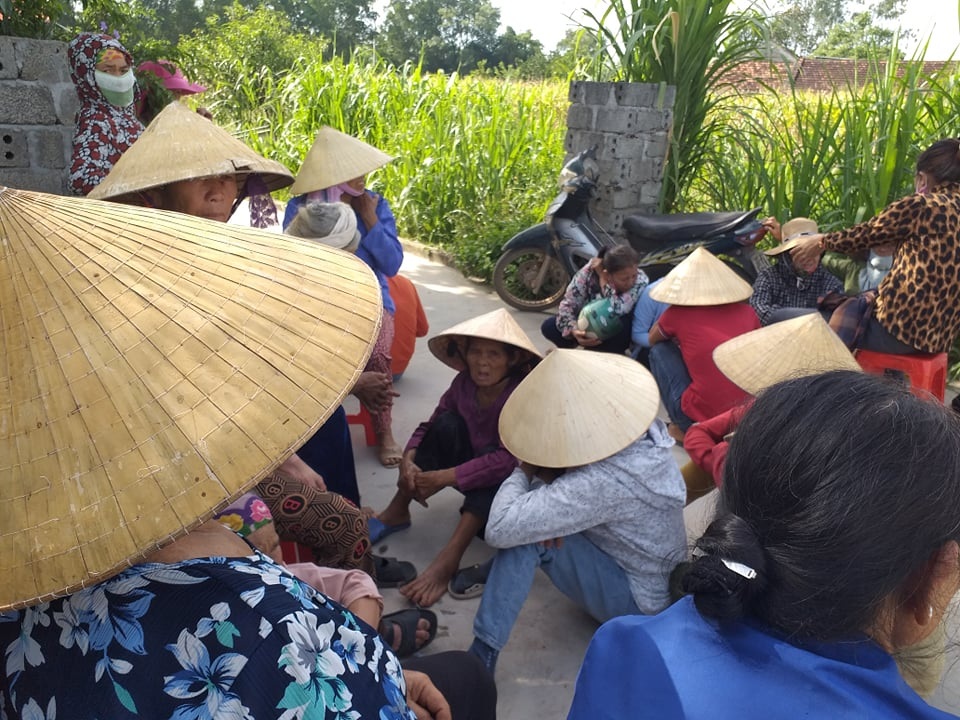 Con tôi phải nằm một mình lạnh lẽo trong rừng, đau đớn quá! - 5 Con tôi phải nằm một mình lạnh lẽo trong rừng, đau đớn quá! - 5