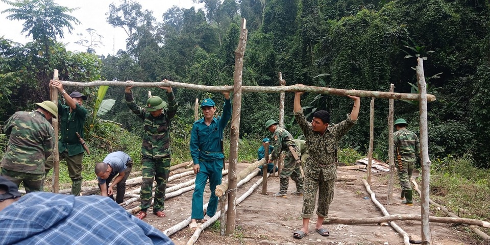 Chiến sỹ biên phòng Nghệ An ngày đêm chốt chặn đường mòn, lối mở biên giới - 10 Chiến sỹ biên phòng Nghệ An ngày đêm chốt chặn đường mòn, lối mở biên giới - 10
