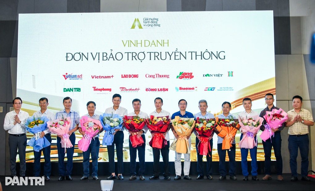 Human Act Prize - Vinh danh tinh thần sẵn sàng cống hiến và dấn thân - 3
