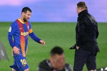 Messi "run cầm cập" trước Real Madrid: Cơn mưa lạnh xóa nhòa tất cả!