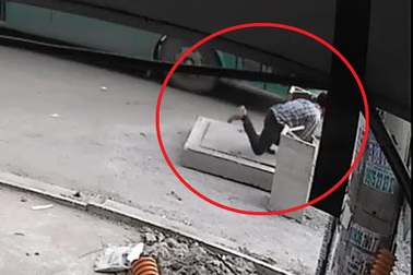 Vụ người đón xe buýt lọt hố ga tử vong: Phê bình chủ đầu tư