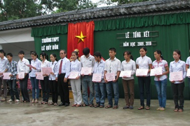 Nghệ An: Trao học bổng SSI cho 70 học sinh học giỏi