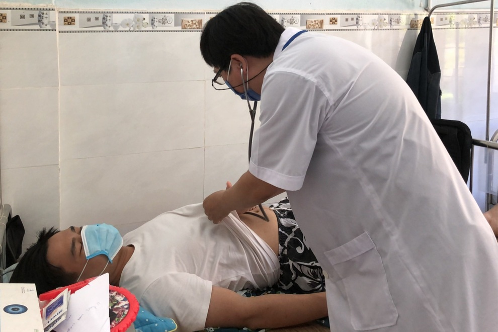Làm 26 người ngộ độc, tiệm bánh mì bị phạt 90 triệu đồng - 1 Làm 26 người ngộ độc, tiệm bánh mì bị phạt 90 triệu đồng - 1