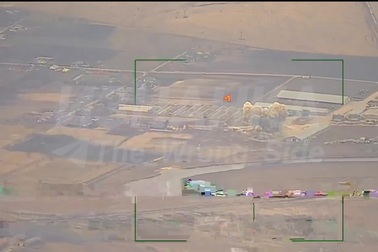 Nga thả bom tấn công tòa nhà Ukraine