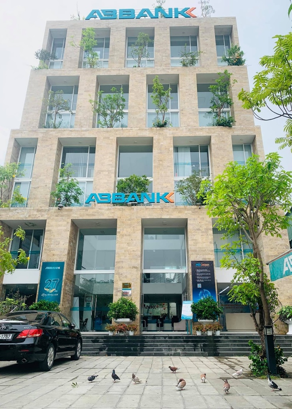 Diện mạo mới của ABBANK nhận được phản hồi tốt từ khách hàng - 3 Diện mạo mới của ABBANK nhận được phản hồi tốt từ khách hàng - 3