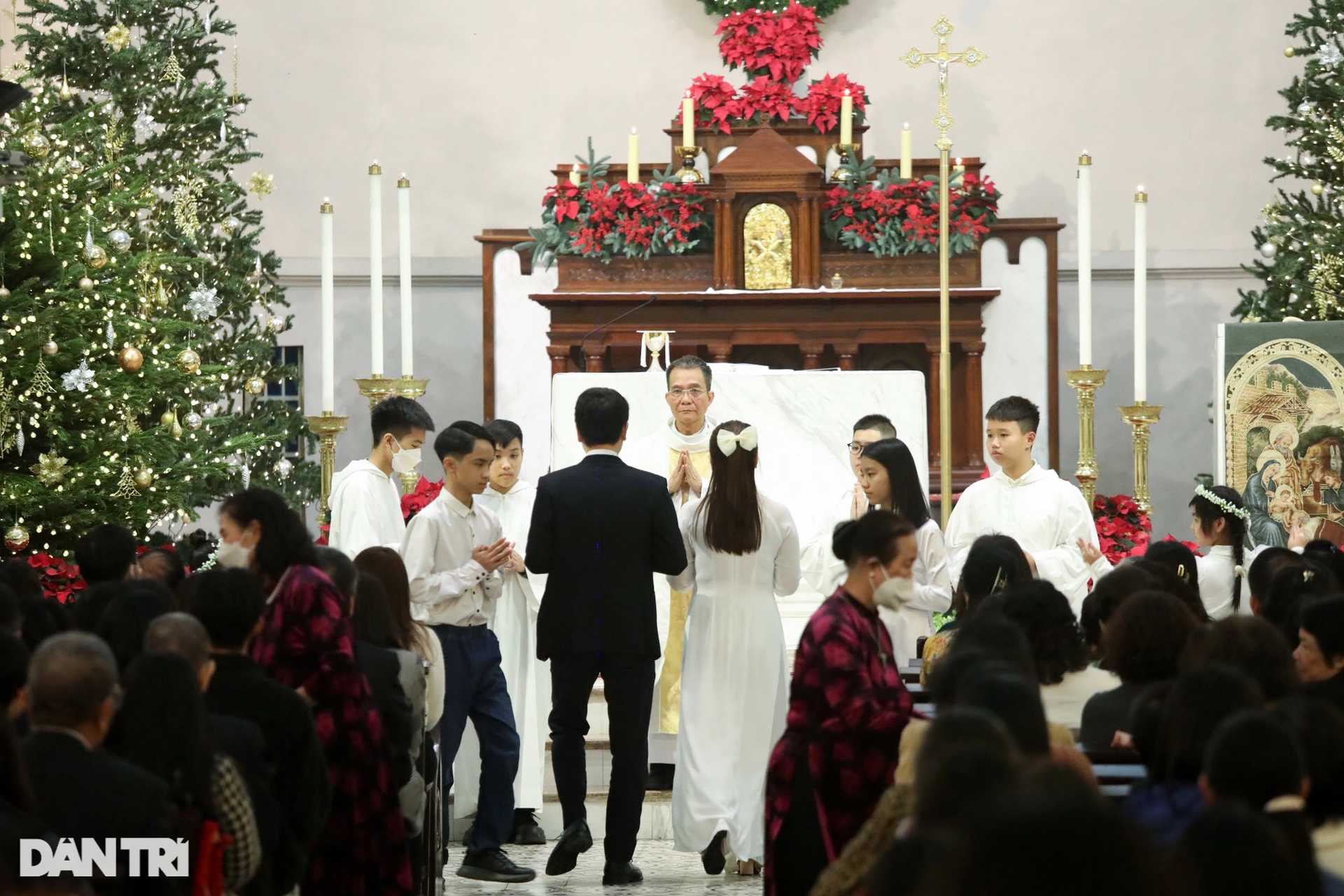 Không khí người dân đón Giáng sinh vui tươi, ấm áp trên khắp cả nước - 15 Không khí người dân đón Giáng sinh vui tươi, ấm áp trên khắp cả nước - 15