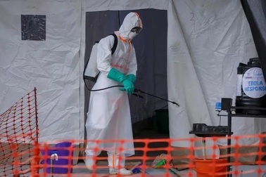 Nga giúp châu Phi đối phó Ebola