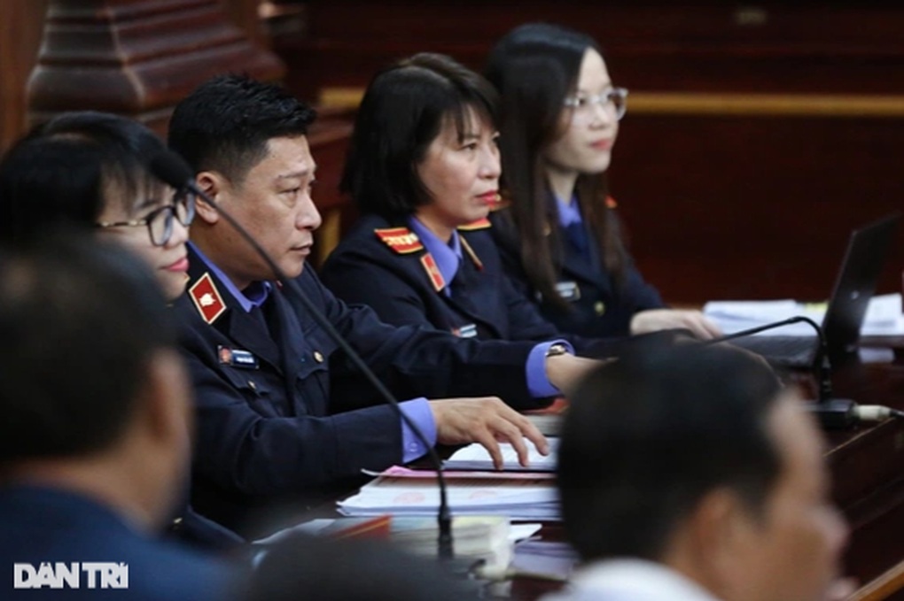 VKS: Ông Đặng Việt Hà chịu trách nhiệm về số tiền nhận hối lộ 40 tỷ đồng - 2 VKS: Ông Đặng Việt Hà chịu trách nhiệm về số tiền nhận hối lộ 40 tỷ đồng - 2