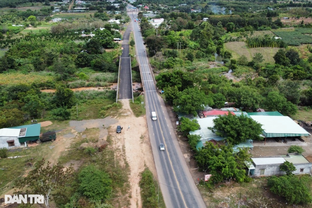 Thiếu hơn 3 tỷ đồng, cầu nối Đắk Lắk - Gia Lai bỏ hoang suốt 5 năm - 1