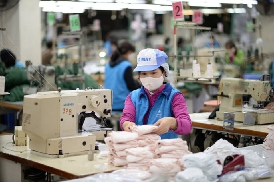Doanh nghiệp cố gắng duy trì việc làm - 1 Doanh nghiệp cố gắng duy trì việc làm - 1