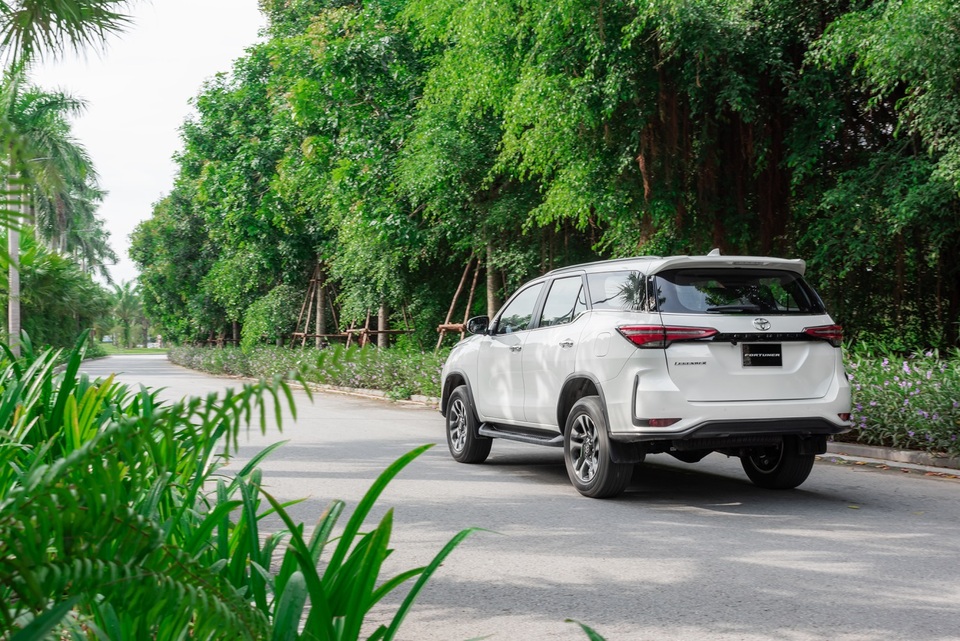 Toyota Fortuner - Chiến binh bất bại phân khúc SUV 7 chỗ tại Việt Nam - 3 Toyota Fortuner - Chiến binh bất bại phân khúc SUV 7 chỗ tại Việt Nam - 3