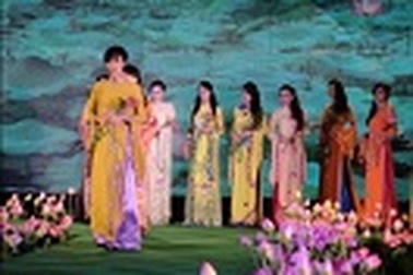 Chương trình chào mừng ngày 8/3 "Tôn vinh vẻ đẹp Việt Mipec Tower 2013"