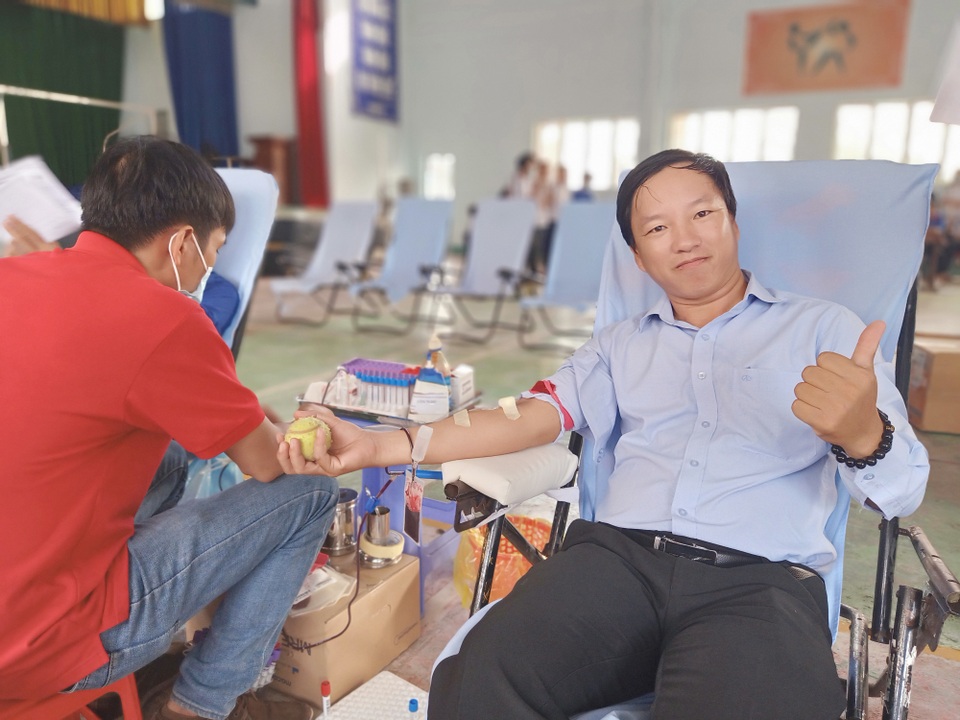 Sinh viên Bạc Liêu hăng hái hiến máu tình nguyện ngay đầu năm học mới - 3 Sinh viên Bạc Liêu hăng hái hiến máu tình nguyện ngay đầu năm học mới - 3