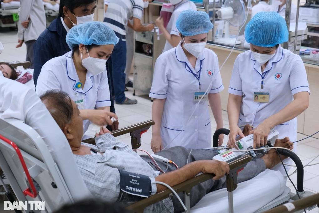 Những nhóm bệnh được chuyển thẳng đến bệnh viện cấp chuyên sâu ở TPHCM mới - 1