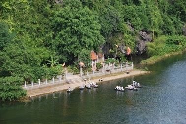 Chùm ảnh về hang động Tràng An và chùa Bái Đính