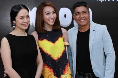 Chồng Thanh Thúy diễn cảnh “nóng” trước mặt Ngân Khánh