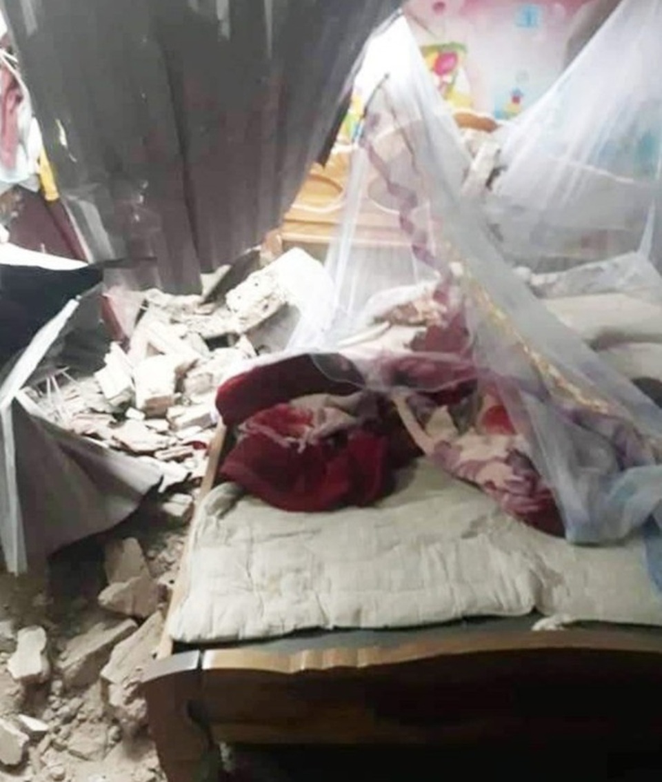 Xe container đâm sập 3 nhà dân, nhiều người may mắn thoát chết - 3 Xe container đâm sập 3 nhà dân, nhiều người may mắn thoát chết - 3