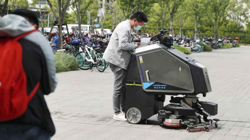 SoftBank đặt cược khi rót vốn vào startup robot Trung Quốc - 1 SoftBank đặt cược khi rót vốn vào startup robot Trung Quốc - 1