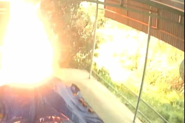 Sét đánh "cách vài bước chân" ở Phú Thọ, nhóm thanh niên tháo chạy tán loạn