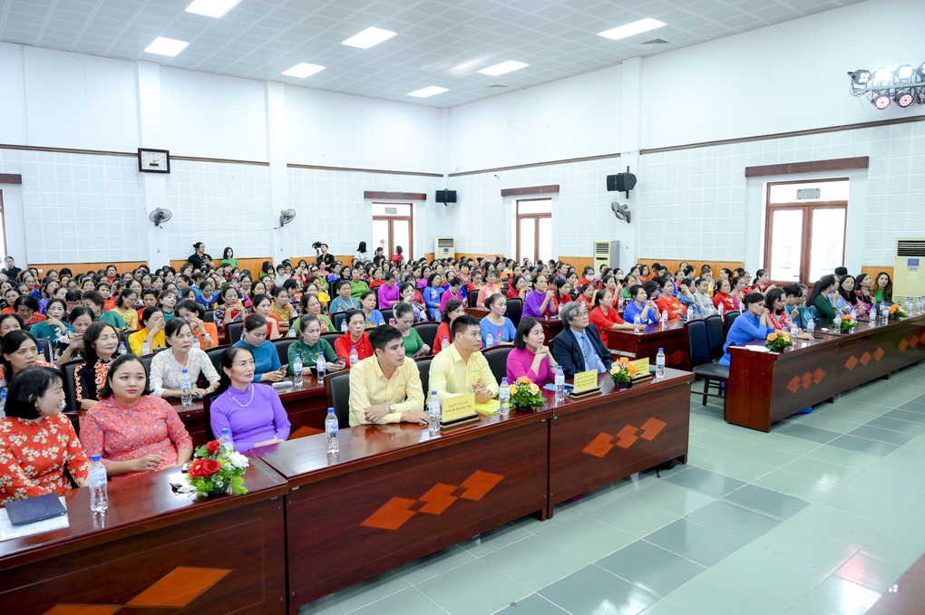 Fami trong hành trình cân bằng tỏa sáng cùng phụ nữ Việt nhân ngày 20/10 - 1 Fami trong hành trình cân bằng tỏa sáng cùng phụ nữ Việt nhân ngày 20/10 - 1