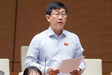 "Khi chống dịch là anh hùng áo trắng, hết dịch phải ngồi viết giải trình"