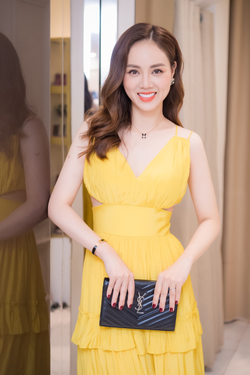 Vợ NSND Công Lý, ca sĩ Anh Thơ đọ nhan sắc với Hoa Hậu Tuyết Nga - 7 Vợ NSND Công Lý, ca sĩ Anh Thơ đọ nhan sắc với Hoa Hậu Tuyết Nga - 7