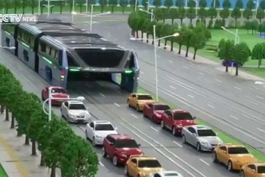 Xe bus siêu độc chống tắc đường ở Trung Quốc