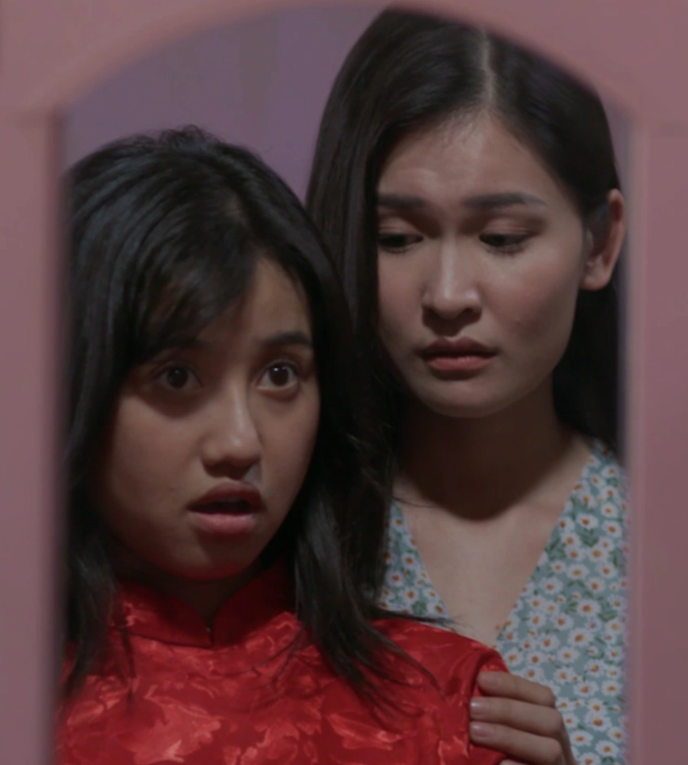 Andraplatsen Thuy Dung berättar om sin upplevelse bakom scenen när hon blev misshandlad av en svartsjuk kvinna under sin första filmroll - 2 Á hậu Thùy Dung kể hậu trường bị đánh ghen bầm dập trong lần đầu đóng phim - 2