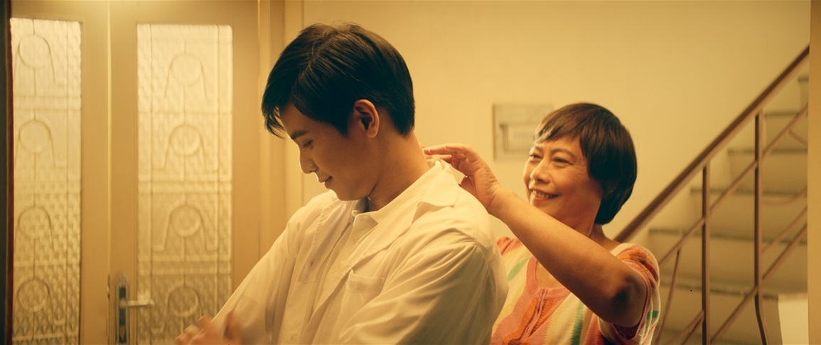 Quân A.P cùng VinID tung MV xúc động về mẹ, tri ân hậu phương chống dịch - 3 Quân A.P cùng VinID tung MV xúc động về mẹ, tri ân hậu phương chống dịch - 3