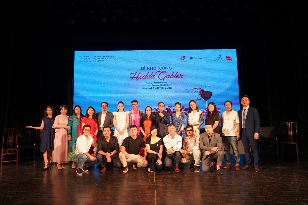 Thu Quỳnh, Thanh Sơn góp mặt trong vở kịch kinh điển Hedda Gabler - 5 Thu Quỳnh, Thanh Sơn góp mặt trong vở kịch kinh điển Hedda Gabler - 5
