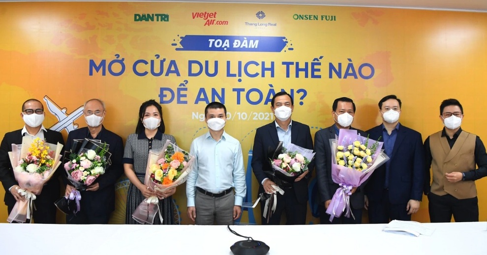Mở cửa du lịch, không thể tiếp tục trì hoãn - 2 Mở cửa du lịch, không thể tiếp tục trì hoãn - 2