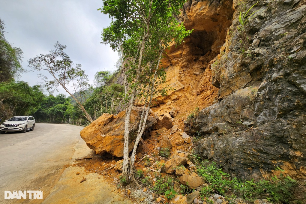 Xử lý sạt lở nguy hiểm trong vùng lõi Di sản thế giới Tràng An - 1 Xử lý sạt lở nguy hiểm trong vùng lõi Di sản thế giới Tràng An - 1