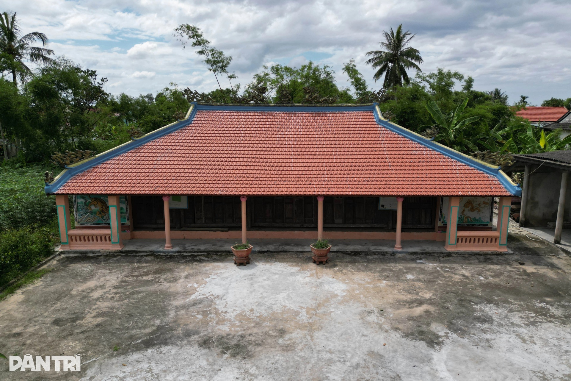 Sổ đỏ xưa nhất Việt Nam 575 năm tuổi trong nhà thờ cổ bằng gỗ - 1