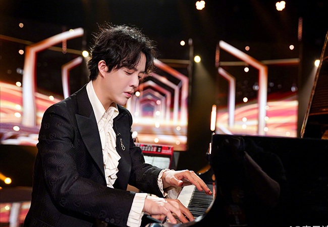Cơn bão phong sát quét đổ những tượng đài showbiz Hoa ngữ năm 2021 - 14 Cơn bão phong sát quét đổ những tượng đài showbiz Hoa ngữ năm 2021 - 14