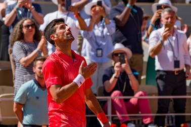 Djokovic, Alcaraz khởi đầu nhanh ở Roland Garros
