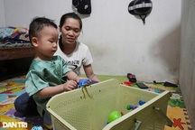 Nữ công nhân quặn lòng để con 3 tuổi ở quê vì đồng lương eo hẹp