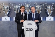 Real Madrid giữ chân Modric, đặt tham vọng lớn ở Champions League