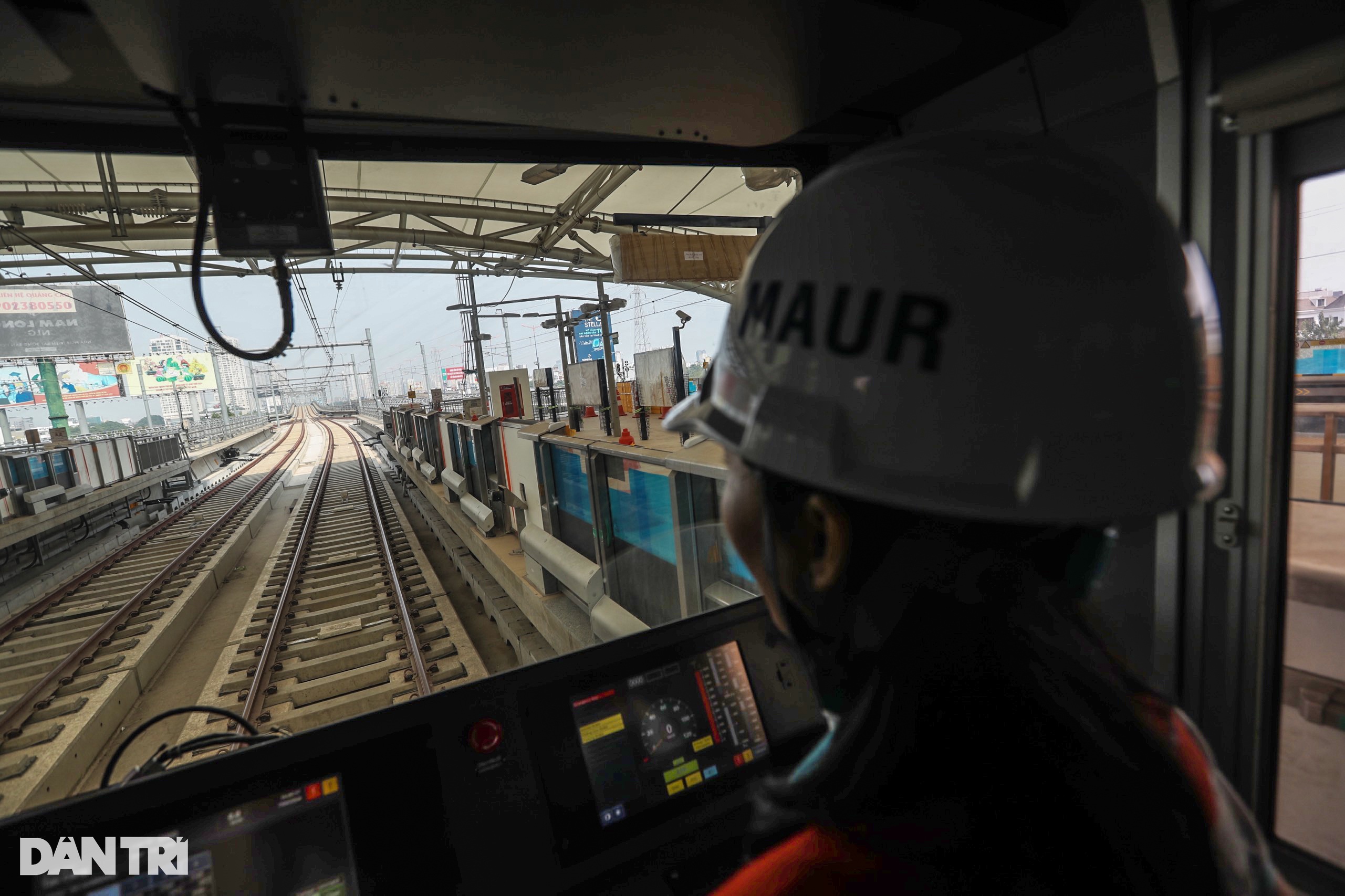 2 nữ lái tàu metro duy nhất của Hà Nội và TPHCM - 15