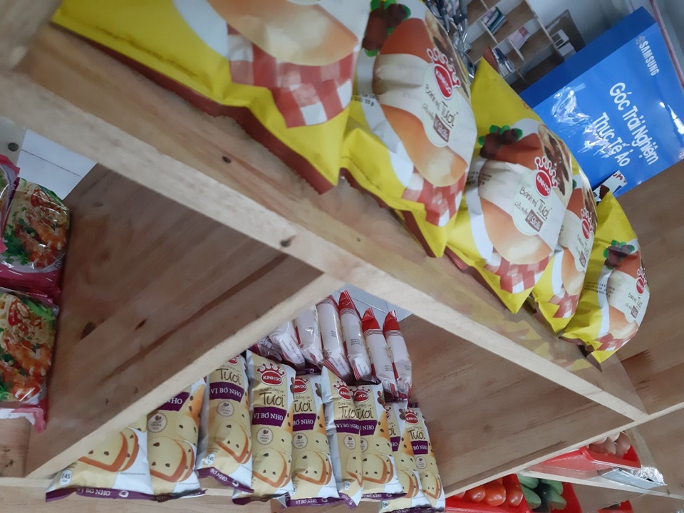 Ấm lòng ở “khu chợ 0 đồng” cho sinh viên - 6