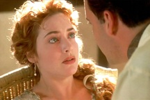 Sao "Titanic" Kate Winslet xinh đẹp là thế mà luôn bị chê… béo