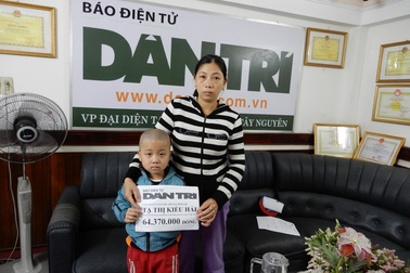 Hơn 64 triệu đồng tiếp tục đến với cháu bé 6 tuổi bị ung thư máu