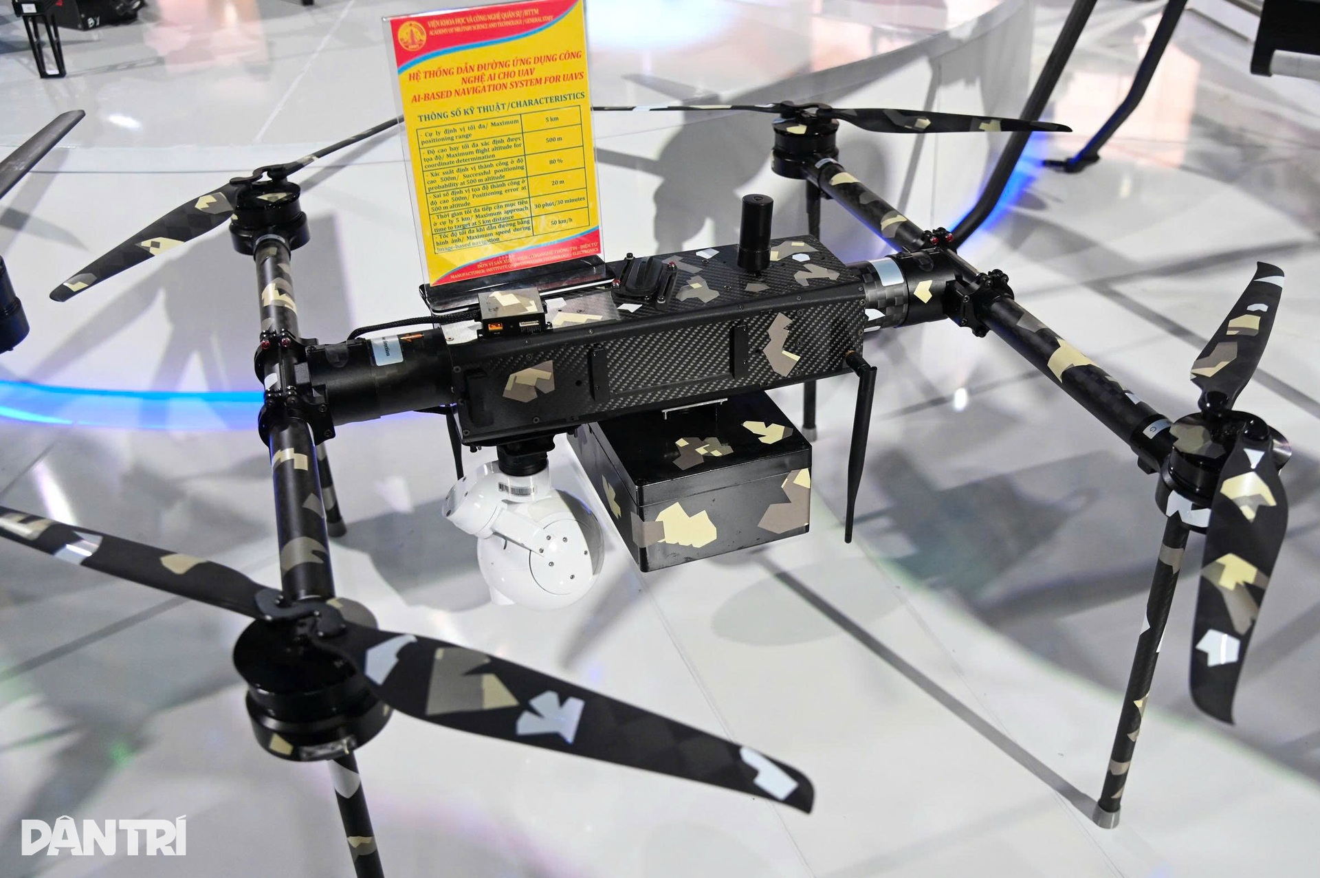 Đa dạng các loại drone công nghệ cao tại triển lãm 80 năm - 6 Đa dạng các loại drone công nghệ cao tại triển lãm 80 năm - 6