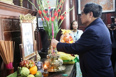 Thủ tướng Phạm Minh Chính dâng hương tưởng nhớ cố Thủ tướng Phạm Văn Đồng