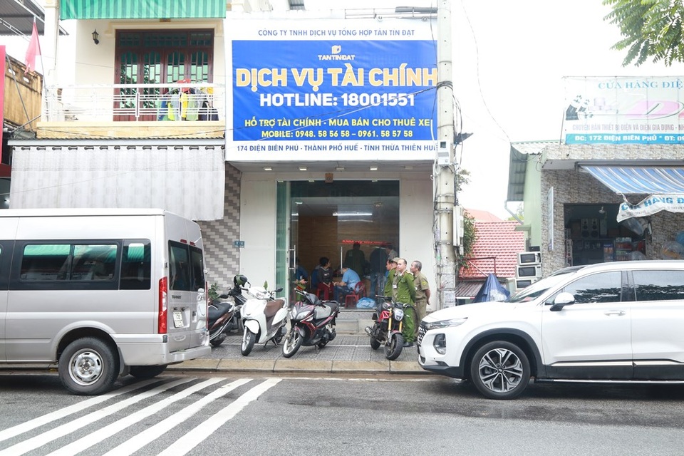Phá đường dây 6 cơ sở “tín dụng đen” liên tỉnh cho vay hàng chục tỷ đồng - 3 Phá đường dây 6 cơ sở “tín dụng đen” liên tỉnh cho vay hàng chục tỷ đồng - 3