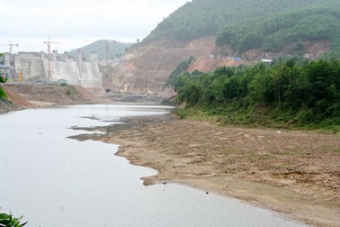 Dân có rừng bị chìm dưới lòng hồ thủy điện sẽ được đền bù