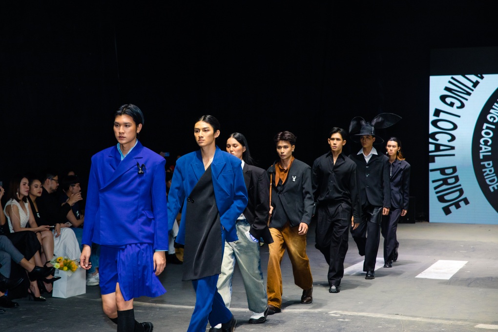 Búp bê da mật ong của Hoa hậu Hoàn vũ Việt Nam 2022 catwalk thần thái - 10 Búp bê da mật ong của Hoa hậu Hoàn vũ Việt Nam 2022 catwalk thần thái - 10