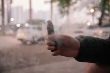 Người trẻ mắc nhiều bệnh người già vì thuốc lá điện tử